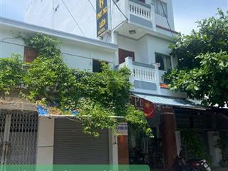 Bán khách sạn 5 tầng, có 15 phòng ngủ, đường 13m, cách biển 800m giá 11.5 tỷ bắc nha trang