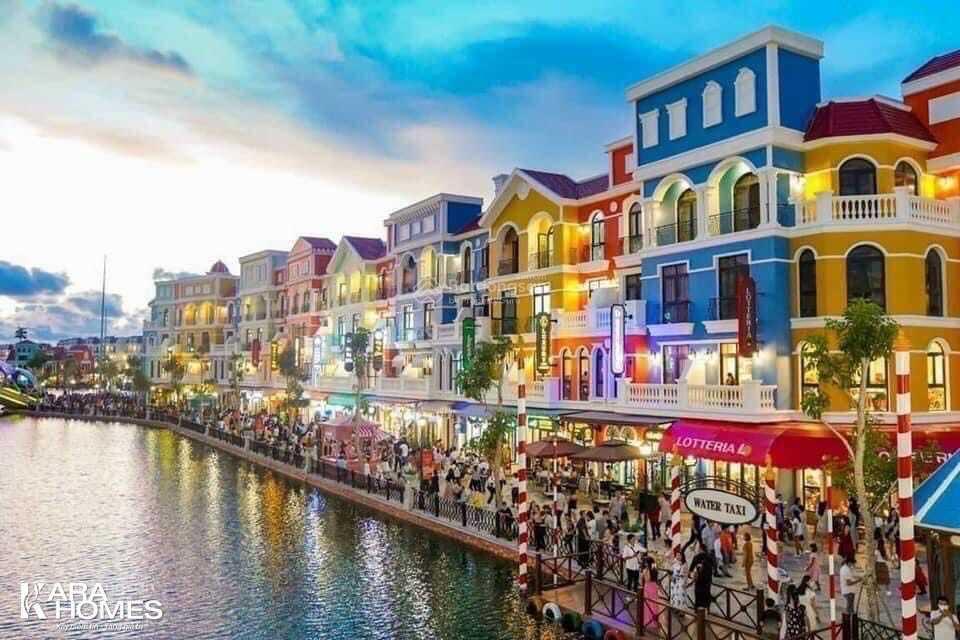 Cắt lỗ nhà 5 tầng mặt sông venice căn pt2  tv21 view chính diện sông venice  vop3