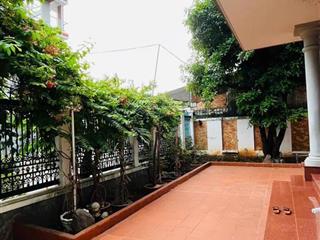 Biệt thự sân vườn  khu đường số  trung tâm quận 7  sát lâm văn bền, q7. dt 350m2. chỉ 34.5 tỷ