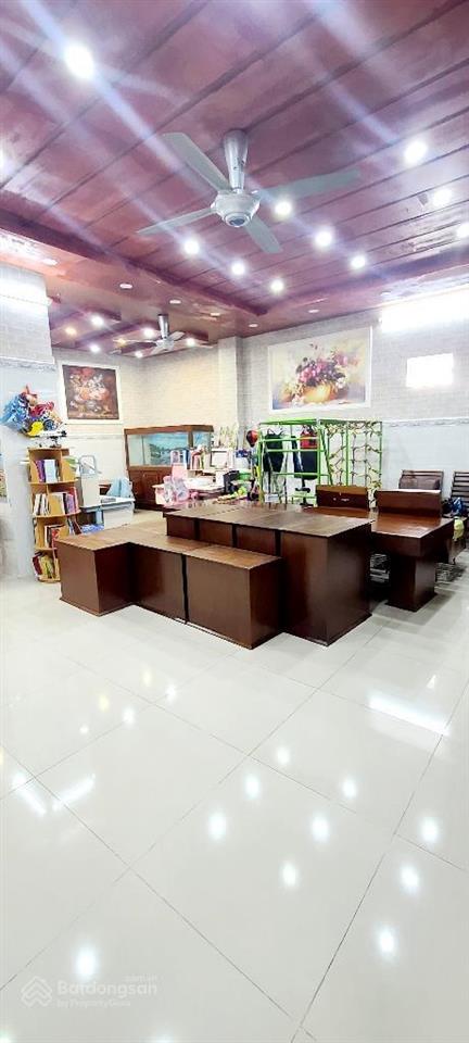 Chỉ 1 căn nhỉnh 60tr/m2 sát mặt tiền đường phú thuận quận 7. dt 338m2. 14 x 23 . chỉ 26 tỷ.