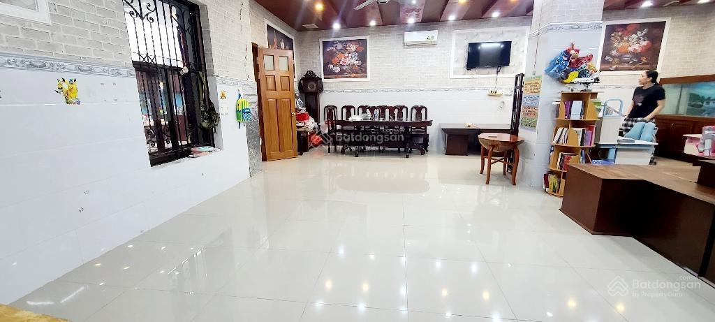 Chỉ 1 căn nhỉnh 60tr/m2 sát mặt tiền đường phú thuận quận 7. dt 338m2. 14 x 23 . chỉ 26 tỷ.