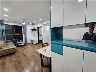 Bán 2 ngủ  1wc, dt  58.6m2, view hỗ, nhà sẵn ở , full đồ, đẹp. giá 4.0.2tỷ, sổ đỏ cầm tay