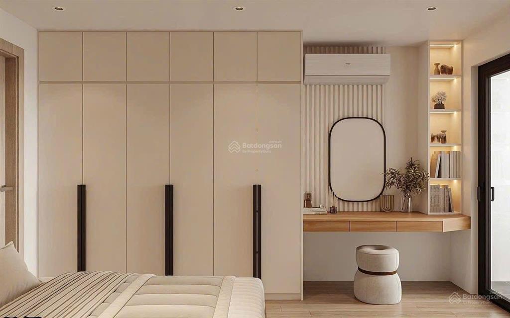 Hạ giá bán nhanh 2 ngủ, 1 vệ sinh, nội thất đủ, sổ đỏ sẵn, giá 4.69 tỷ.  0978 977 ***