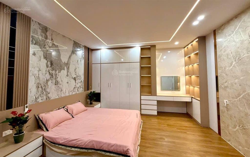 Bán nhà đống đa 6 tầng thang máy full nội thất