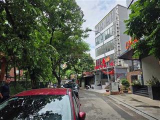 Chính chủ bán đất tặng nhà cấp 4, giá đầu tư, thích hợp xây toà vp