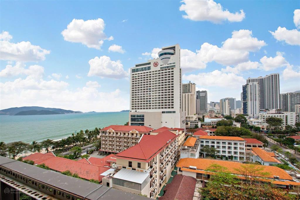 Hot bán căn hộ gold coast nha trang tầng 9, hướng nam, 2pn, view đường lý tự trọng