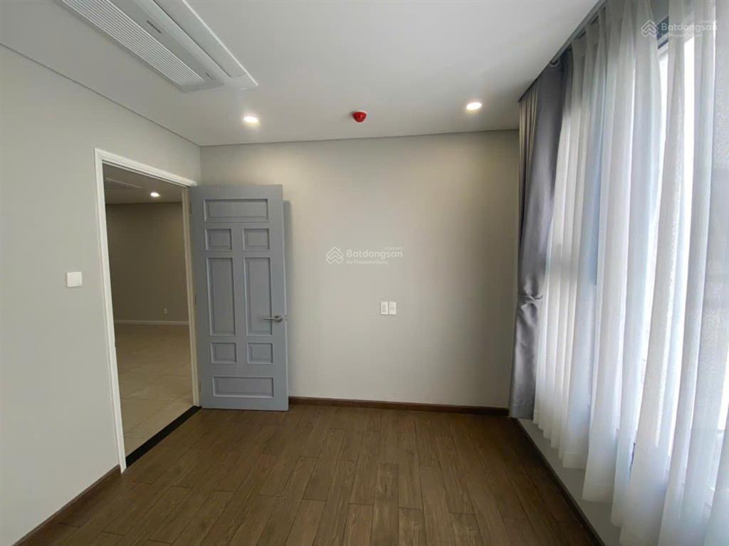 Cần bán chung cư vĩnh hội căn 2pn 2wc 72m2 căn góc đẹp view đẹp thoáng mát.  0948 032 ***