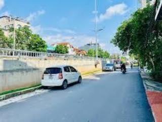Bán  nhà mặt đường Âu Cơ Wieu nhìn ra sông Hồng dt 968m2  giá đầu tư