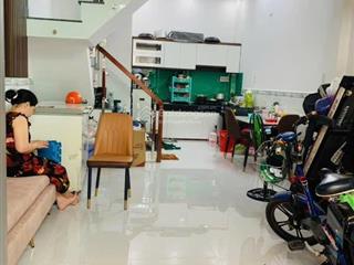 Nhà bán 3 tầng 3 pn sân rộng/ gần mt/ hxh lê văn lương gần kiều đàm 4 x 10 m