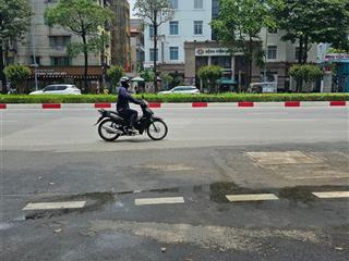 Nguyễn chí thanh  đống đa.toà nhà tuyệt đẹp phố víp,mặt phố chính dòng tiền ổn định.vị trí đắc địa