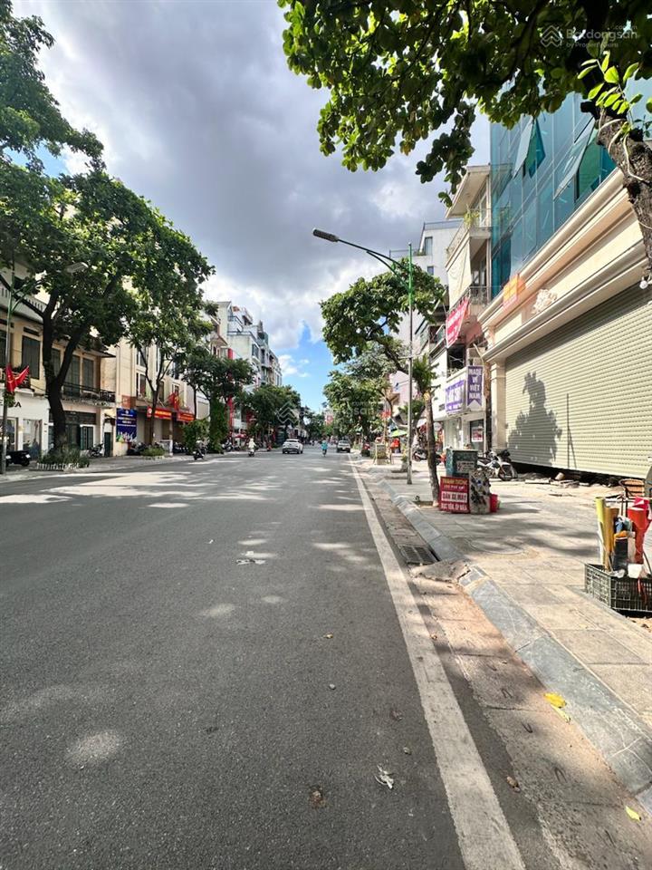 Phố huế nhà diện tích rộng mặt tiền siêu khủng, vị trí siêu đắc địa. xây toà văn phòng đẹp đẳng cấp