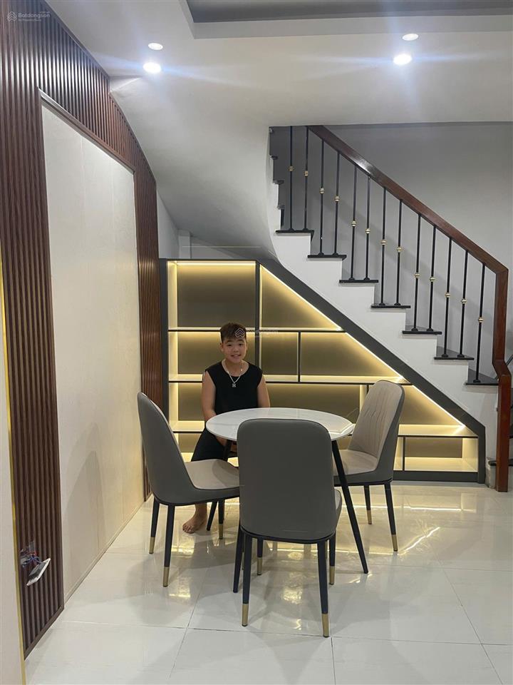 Chính chủ bán nhà 5 tầng số 12d ngõ 213 tân mai, giá 6,9 tỷ  0911 324 ***