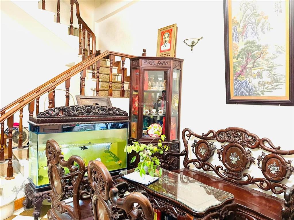 Bán nhà đẹp lạc long quân, cách ô tô tránh 30m, vài bước ra hồ tây, 44m2 chỉ 10 tỷ