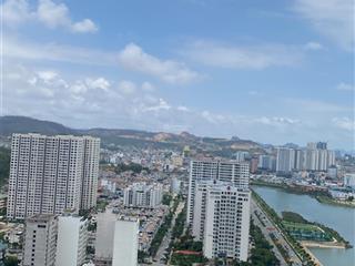 Mã 05 tầng trung em cần thanh khoản gấp. hướng đông nam view đảo rều. bàn giao nội thất liền tường