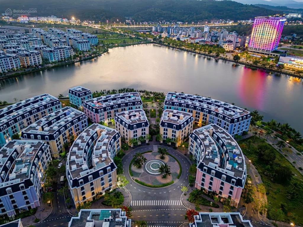 Liền kề 6 tầng cách biển 100m cách nhạc nước 50m bán giá 2019