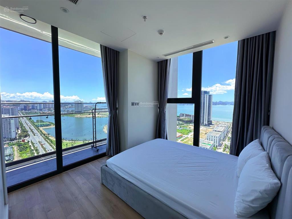 Căn hộ 3 ngủ vip nhất toà view ôm trọn vịnh di sản, cần bán trong tuần này