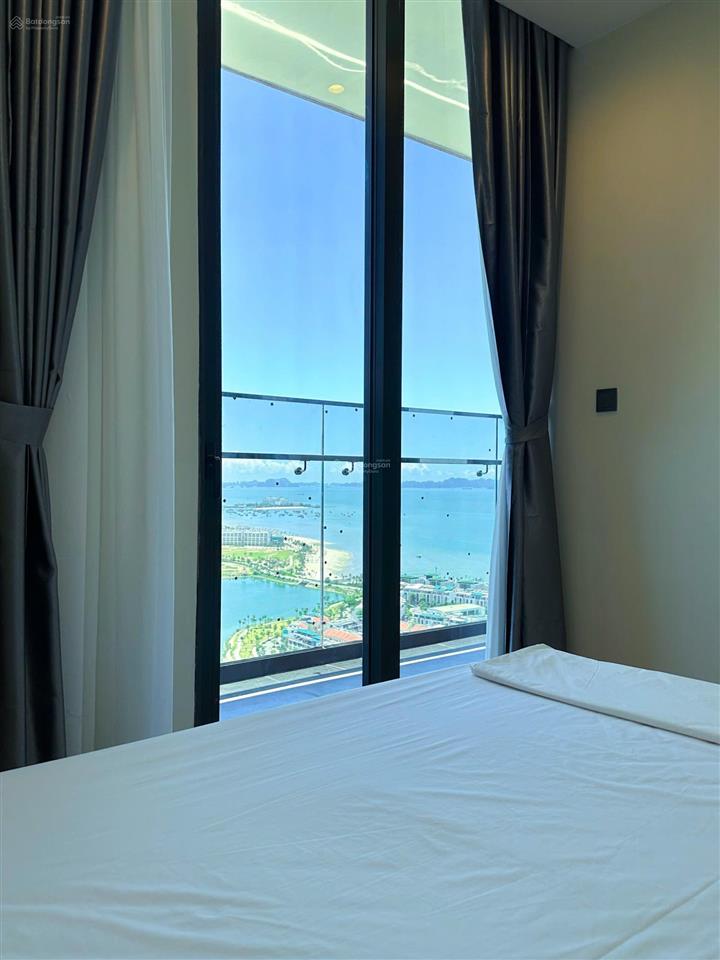 Căn hộ 3 ngủ vip nhất toà view ôm trọn vịnh di sản, cần bán trong tuần này