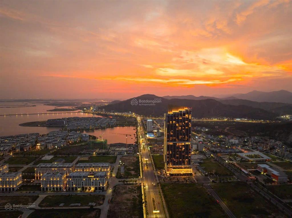 Căn hộ 3 ngủ vip nhất toà view ôm trọn vịnh di sản, cần bán trong tuần này