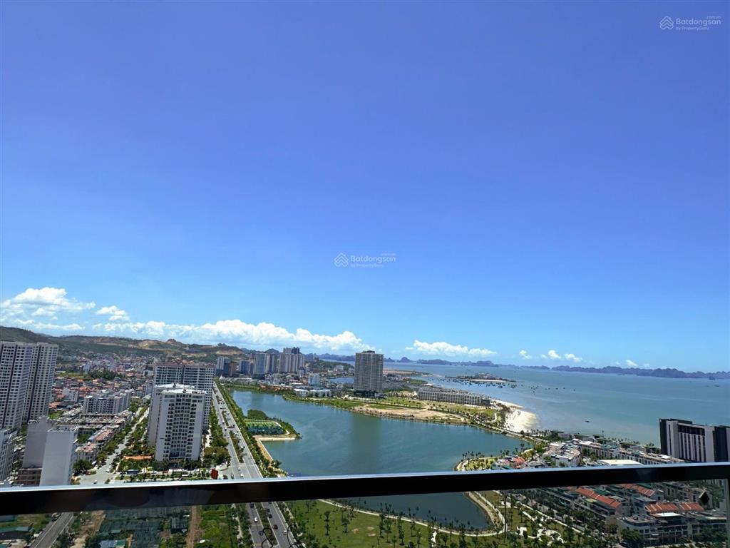Căn hộ 3 ngủ vip nhất toà view ôm trọn vịnh di sản, cần bán trong tuần này