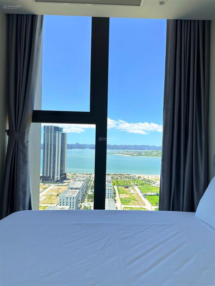 Căn hộ 3 ngủ vip nhất toà view ôm trọn vịnh di sản, cần bán trong tuần này