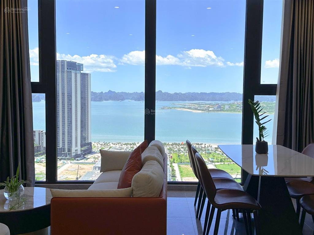 Căn hộ 3 ngủ vip nhất toà view ôm trọn vịnh di sản, cần bán trong tuần này