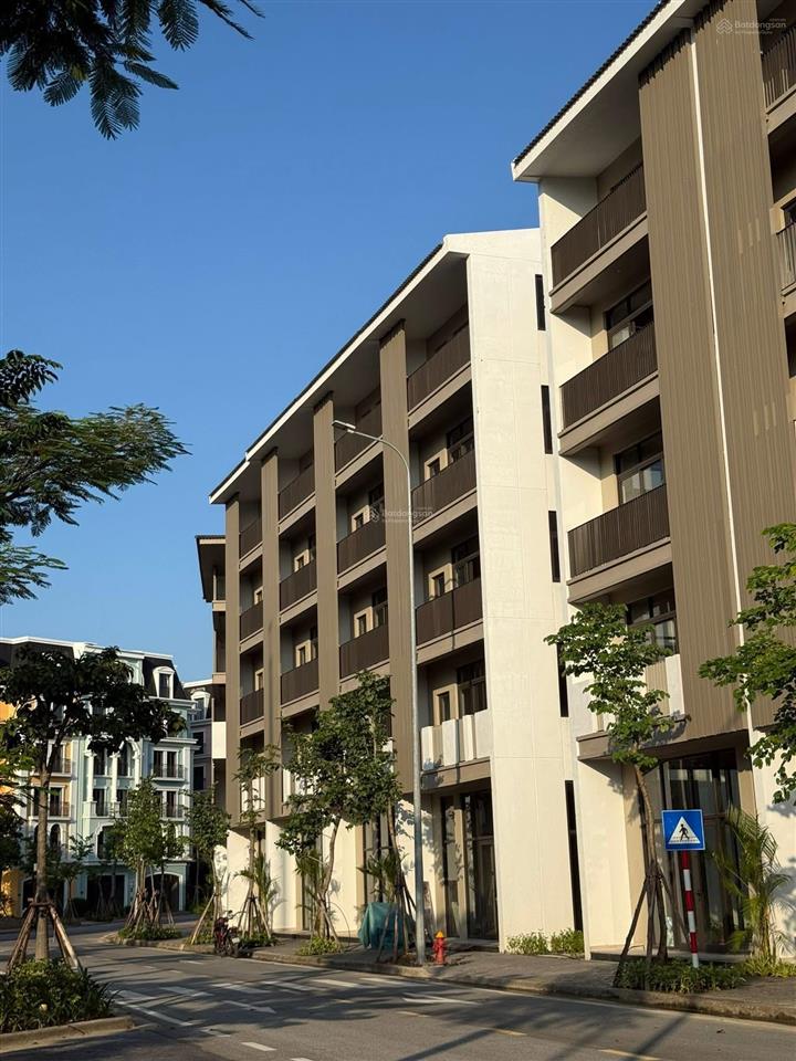 Liền kề cách biển 1 bước chân, ngân hàng không giải ngân được cần bán