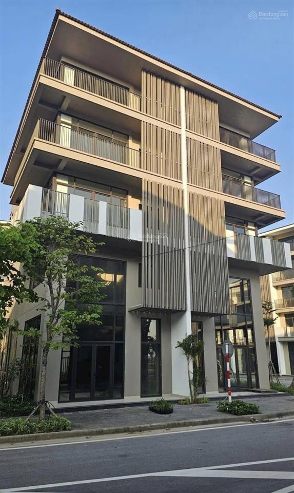 Liền kề cách biển 1 bước chân, ngân hàng không giải ngân được cần bán