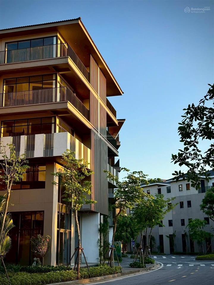 Liền kề cách biển 1 bước chân, ngân hàng không giải ngân được cần bán