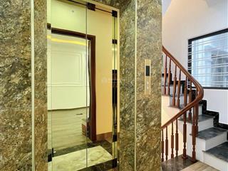 Trung tâm cầu giấyphố hoàng ngân 6 tầng thang máy xây mới ô tô vào nhà kinh doanh