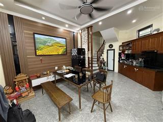 Bán gấp nhà phố phạm ngọc thạch, ngõ thông, ô tô gần