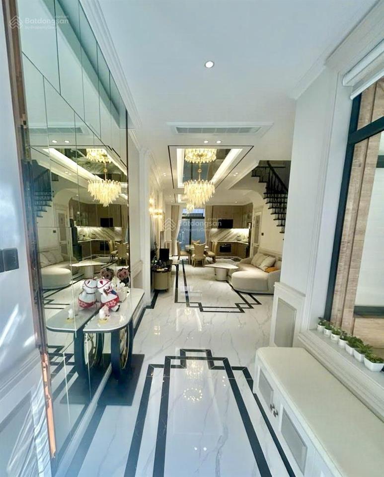 Cho thuê 40tr/ tháng nhà phố classia khang điền. nội thất cao cấp mới