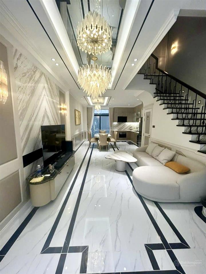 Cho thuê 40tr/ tháng nhà phố classia khang điền. nội thất cao cấp mới