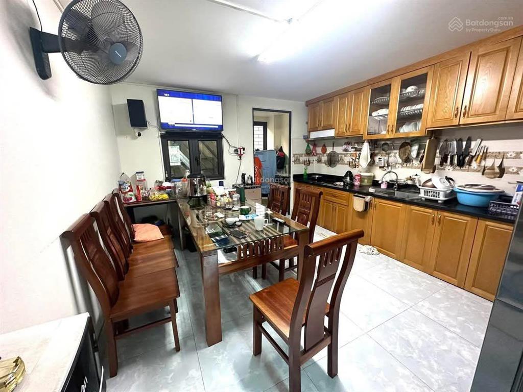 Nhà đẹp quận cầu giấy, 3 gác đỗ cửa, gần ô tô, dân xây, thoáng sáng, an ninh tốt 37.9m2*5t