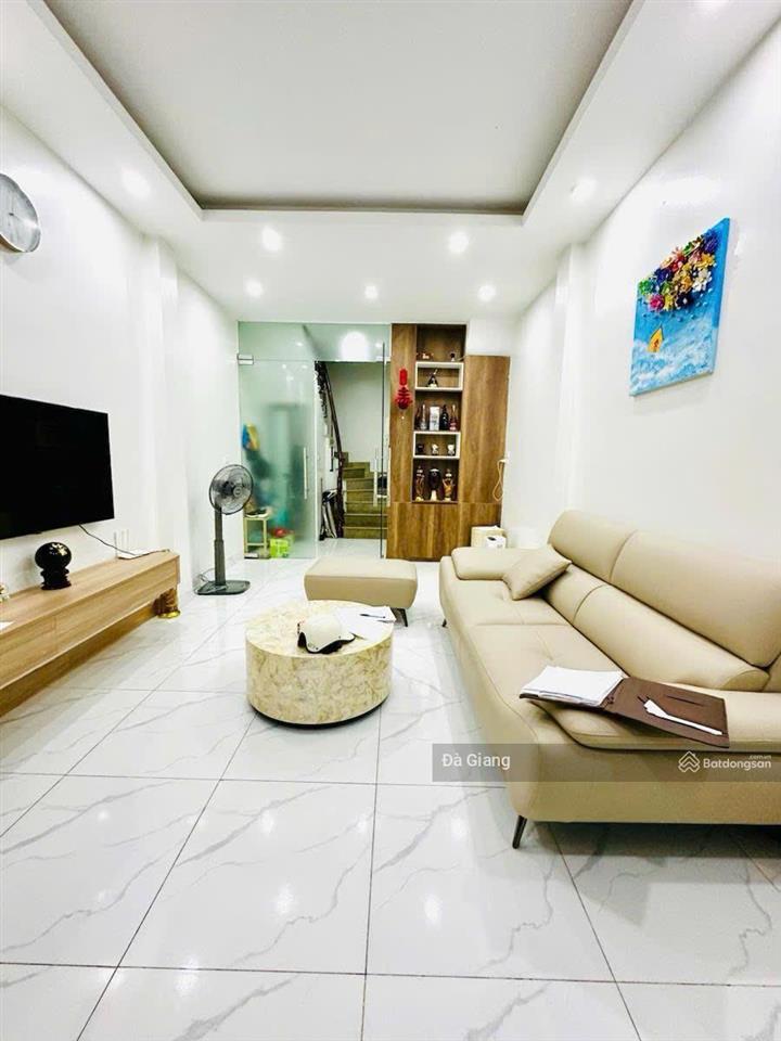 Võ chí công  hoàng quốc việt, nhà đẹp ở luôn, ngõ thông, 3 gác đỗ cửa, gần phố, 2 thoáng 39m2*5t