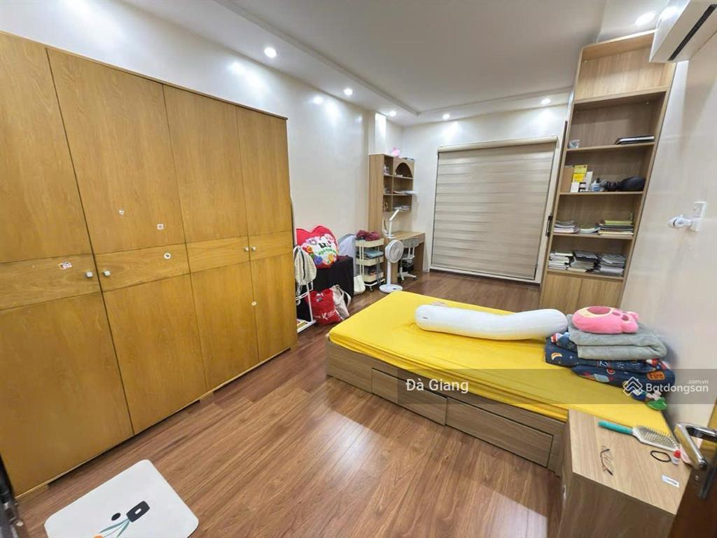 Võ chí công  hoàng quốc việt, nhà đẹp ở luôn, ngõ thông, 3 gác đỗ cửa, gần phố, 2 thoáng 39m2*5t