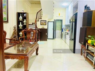 Nhà đẹp cầu giấy, gần ô tô, ngõ 3 gác thông suốt, lô góc thoáng sáng, dân xây chắc chắn 40.8m2*5t