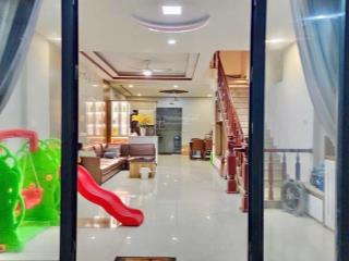 Cho thuê nhà 3 tầng đường 16m đối diện chung cư ccu phước long