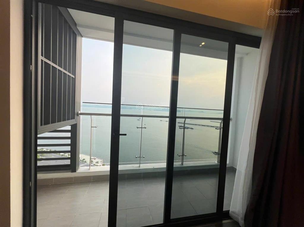 Bán 2 ngủ view trực biển chỉ hơn 4 tỷ cho chung cư cao cấp hạ long