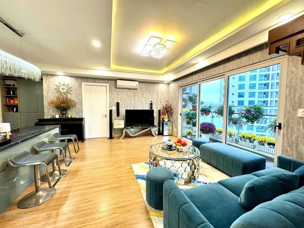 Chính chủ cần bán gấp 3 ngủ sapphire nội thất đẹp chỉ hơn 4 tỷ. vân hành cho thuê, ở đc ngay