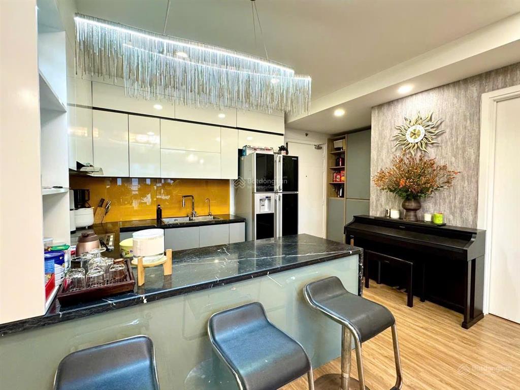 Chính chủ cần bán gấp 3 ngủ sapphire nội thất đẹp chỉ hơn 4 tỷ. vân hành cho thuê, ở đc ngay