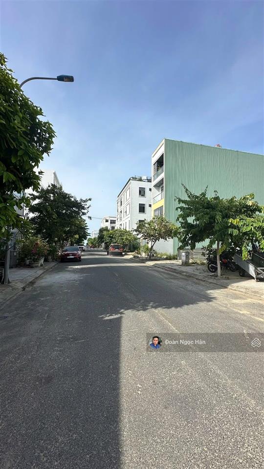 Khu vip trục thông biển cách biển chỉ 500m, nhiều nhà cao tầng đẹp toạ lạc tại hoà minh