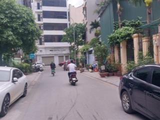 Chủ gửi bán 02 căn ccmn phố lạc long quân  tây hồ 48m2 x 2 pn giá 1.6 tỷ