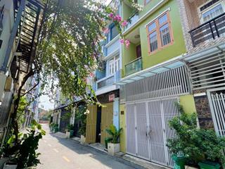 Nhà đẹp  3 tầng lầu 4pn, 4wc  giá 6,5tỷ  gần vạn phúc city  ql. 13  hiệp bình phước