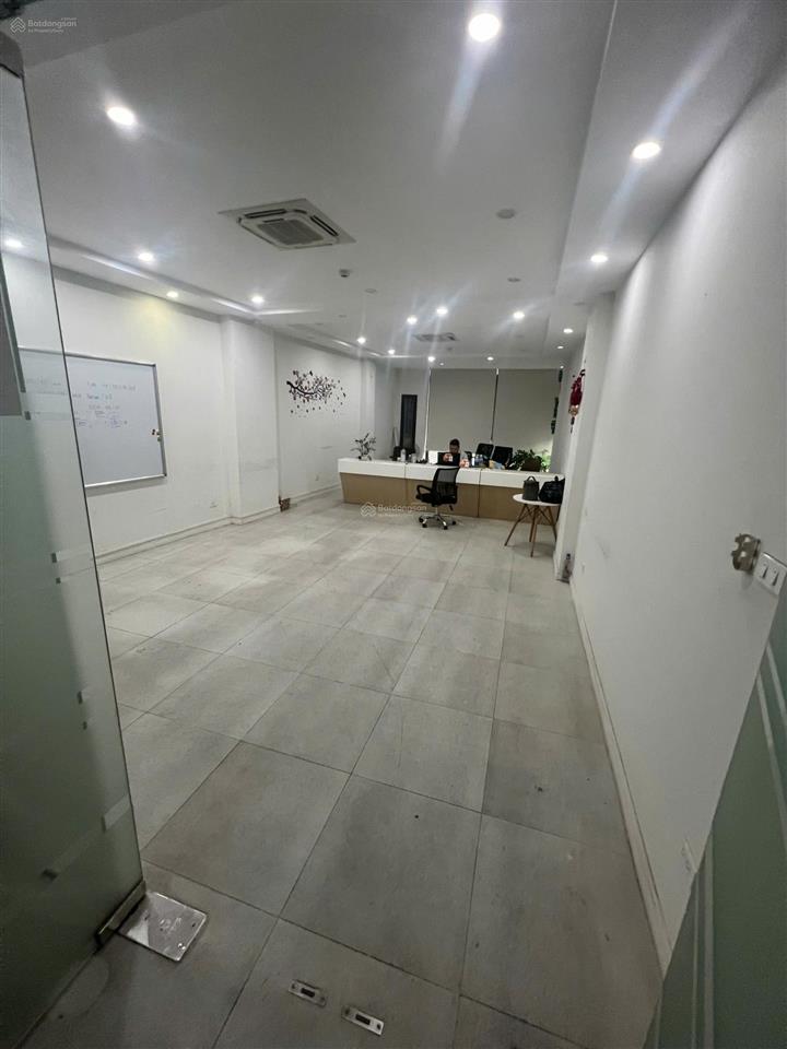 Chính chủ cho thuê văn phòng mặt đường trần thái tông, 65m², giá tốt 11tr.  0966 772 ***