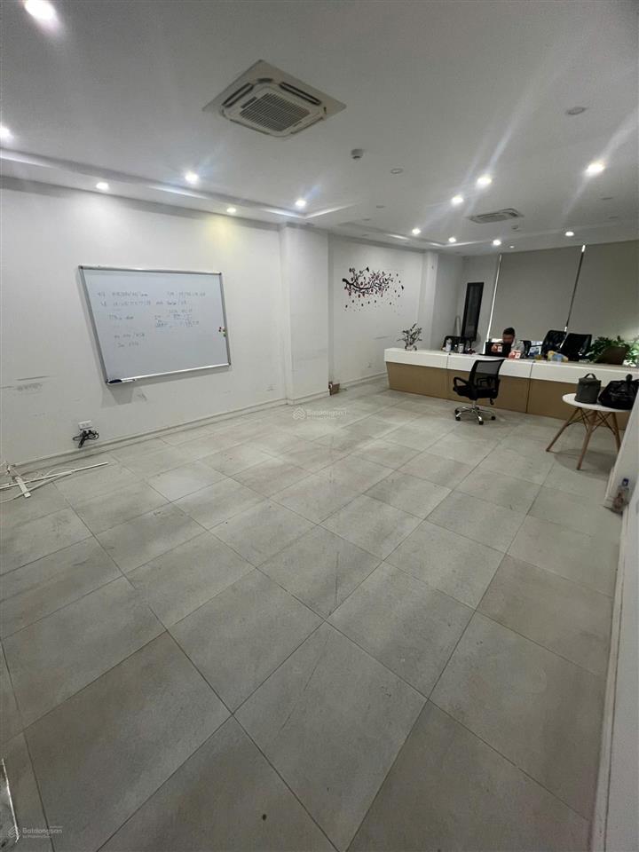 Chính chủ cho thuê văn phòng mặt đường trần thái tông, 65m², giá tốt 11tr.  0966 772 ***