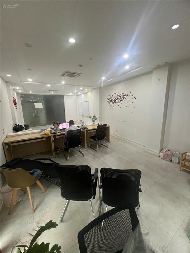 Chính chủ cho thuê văn phòng mặt đường trần thái tông, 65m², giá tốt 11tr.  0966 772 ***