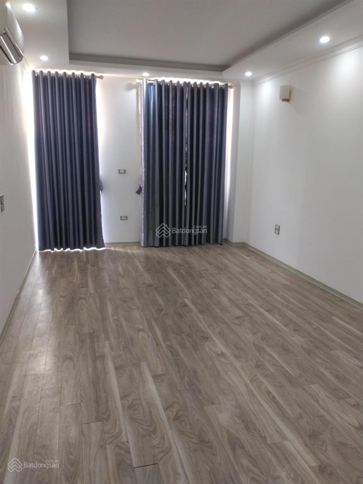 Chính chủ cho thuê văn phòng mặt đường trung yên 6, 8tr/tháng.  0966 772 ***