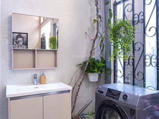 Bán nhanh nhà đẹp cách mặt đường chính hữu 30m, 400m ra biển chưa đến 5 tỷ.