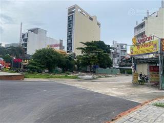 Bán căn hộ diện tích 180 mét,mặt tiền đường nguyễn văn linh thu nhập 50 triệu, giá 25 tỷ