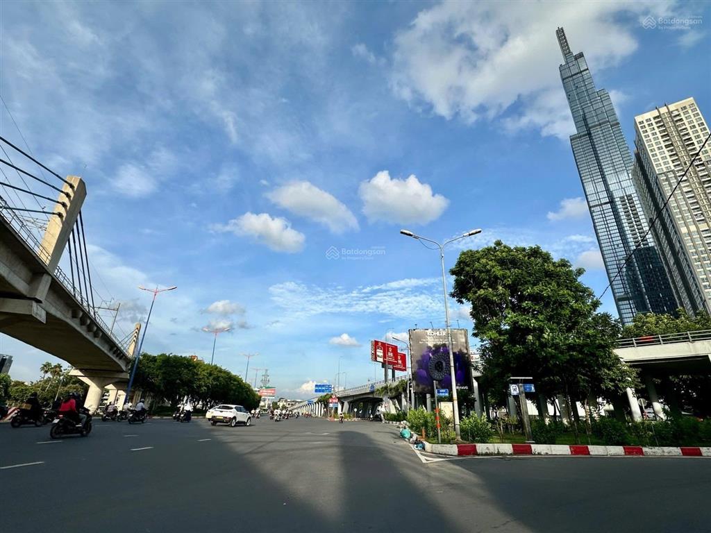 Bán nhà cạnh landmark81, hẻm 3m thông, 46m2 (4x11.6m) 2 tầng, chỉ 7.3 tỷ tl